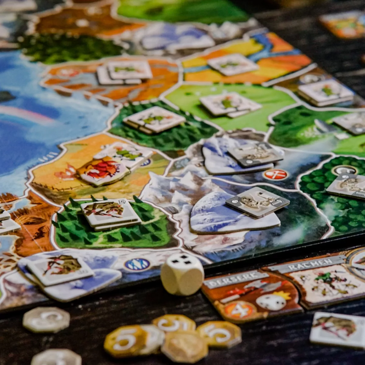 Настільні Ігри: Зближуючи Людей та Розвиваючи Розум