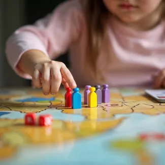 Як настільні ігри розвивають логіку та математичні навички у дітей