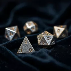 Кубики Q-workshop: Як обрати ідеальний дайс-сет для D&D