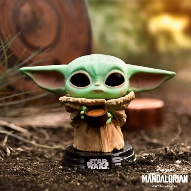 Фігурка Малюк Йода з чашкою - Funko POP Star Wars The Mandalorian #378: The Child (with Cup)