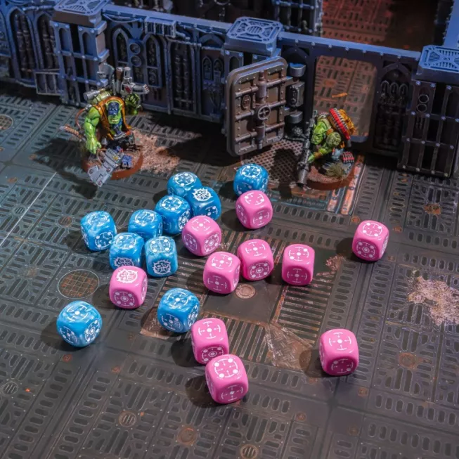 Набір кубиків Crosshairs Compact D6: Blue & Pink Dice Set