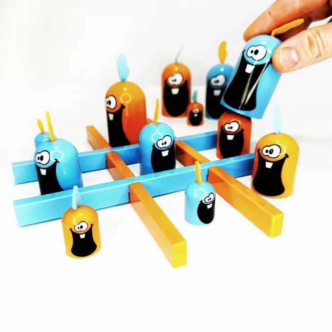 Настільна гра Невгамовні Гоблери (Gobblet Gobblers)