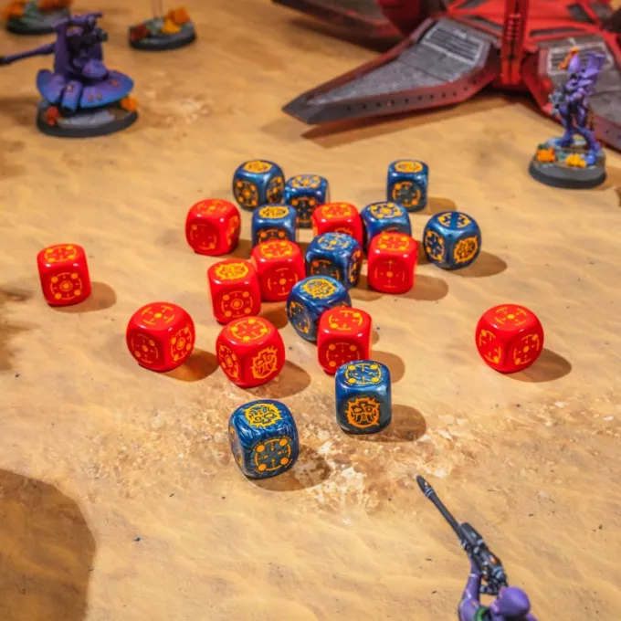 Набір кубиків Crosshairs Compact D6: Cobalt & Red Dice Set