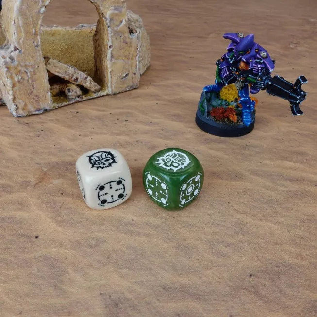 Набір кубиків Crosshairs Compact D6: Beige & Olive Dice Set