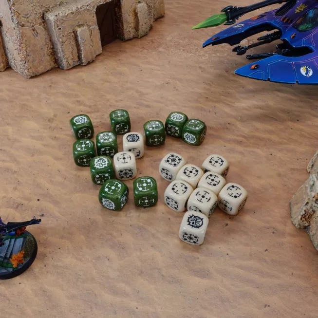 Набір кубиків Crosshairs Compact D6: Beige & Olive Dice Set