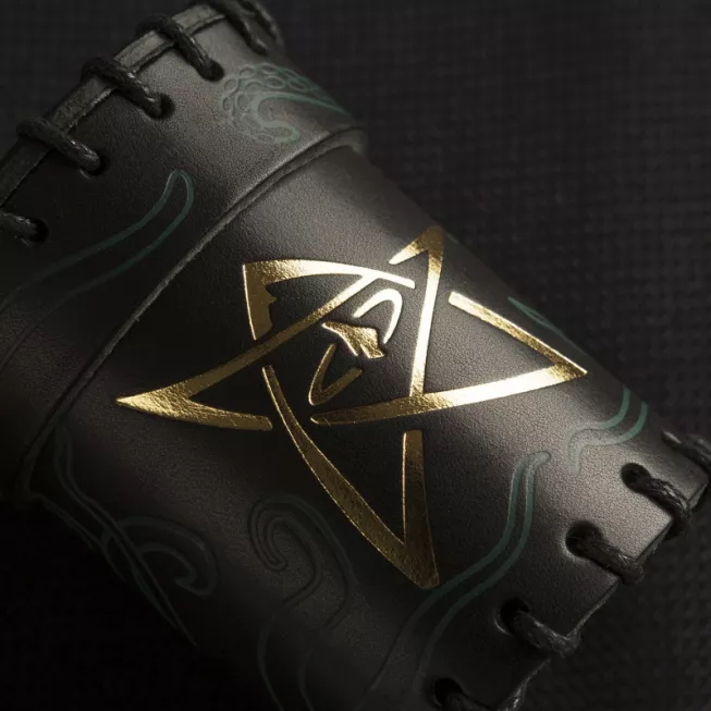 Стакан для кубиків Call of Cthulhu Black & green-golden Leather Dice Cup