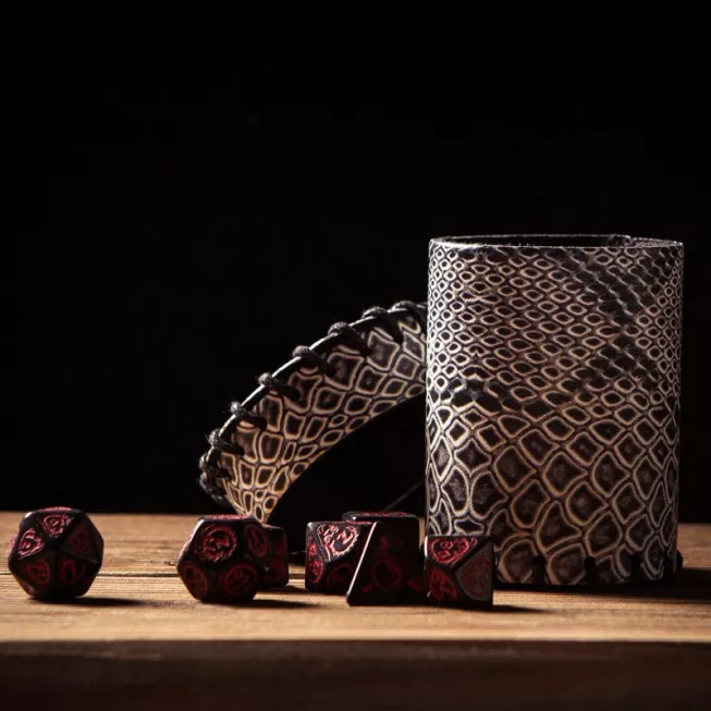 Стакан для кубиків Dragonhide Laminated Dice Cup: купити за кращою ціною в Україні